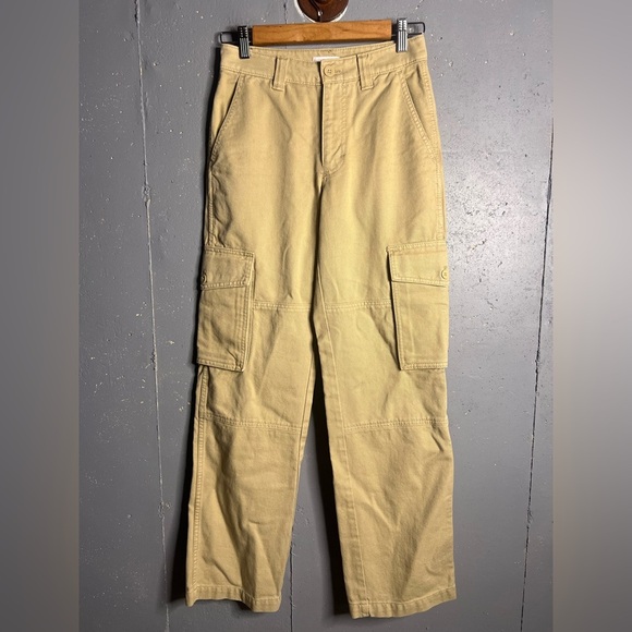ARITZIA Tna Cargo Khaki Pants in size 0 - Picture 2 of 9